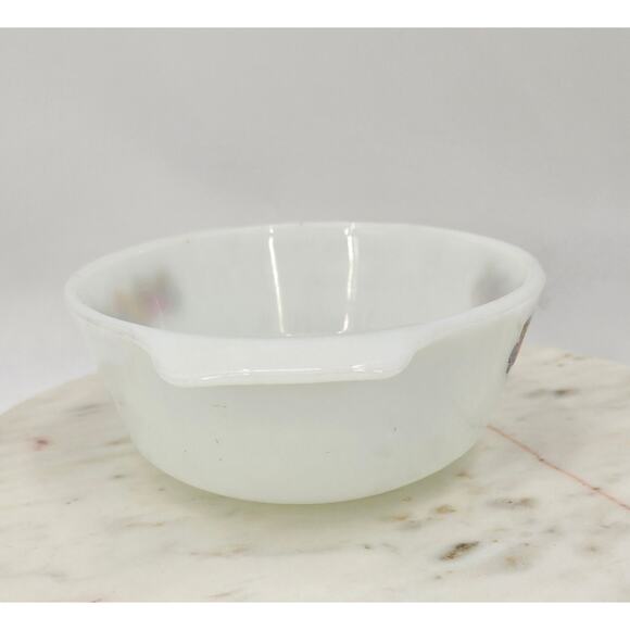 Vintage Anchor Hocking Fire-King Style Milk Glass Casserole Dish - Picture 4 of 8